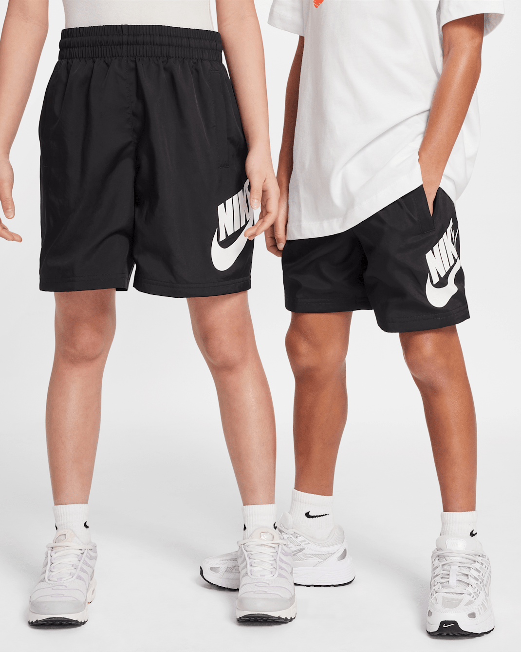 Nike Sportswear Club Older Kids' 15cm (approx.) Woven Shorts - Black/White