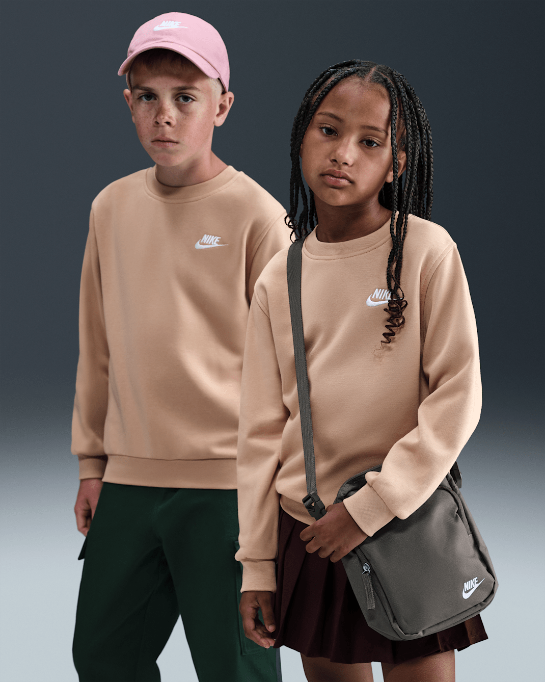 Nike Sportswear Club Fleece Older Kids' Crew-Neck Sweatshirt - Hemp/White