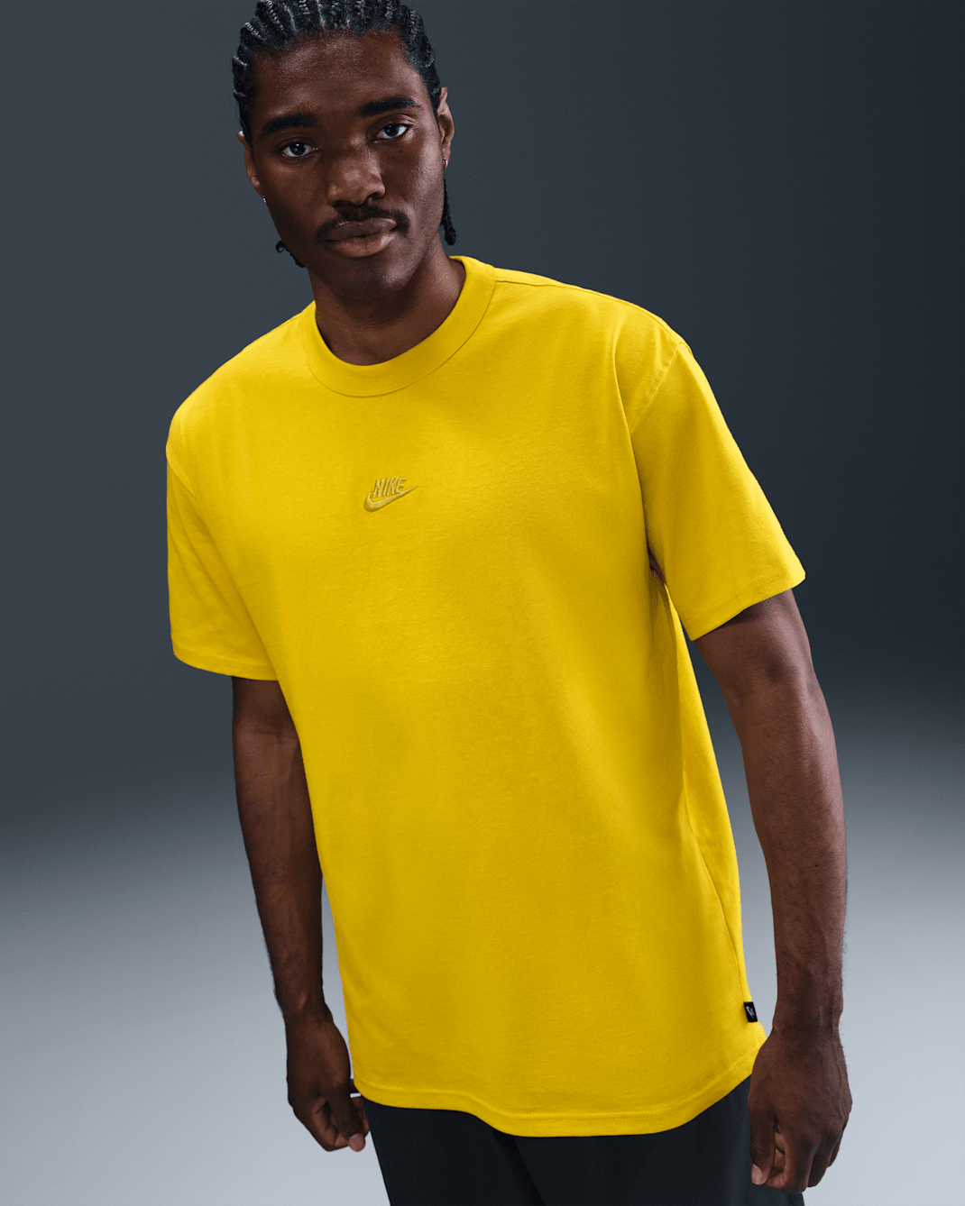 Tee-shirt Nike Sportswear Premium Essentials pour Homme - Bright Citron
