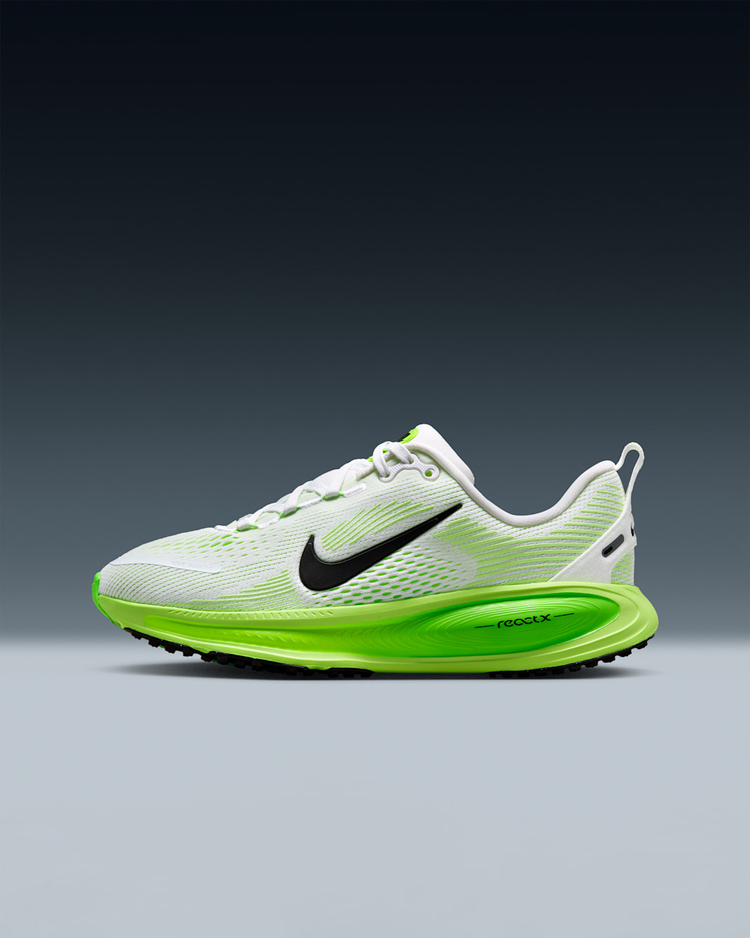 Tenis de correr en pavimento para niños grandes Nike Vomero 18 - Blanco/Verde eléctrico/Volt/Negro