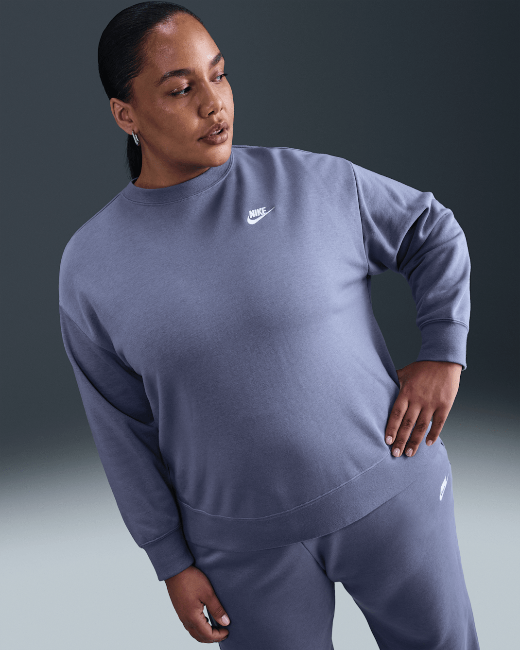 Nike Sportswear Club Fleece Women's Loose Crew-Neck Sweatshirt (Plus Size) - World Indigo/White