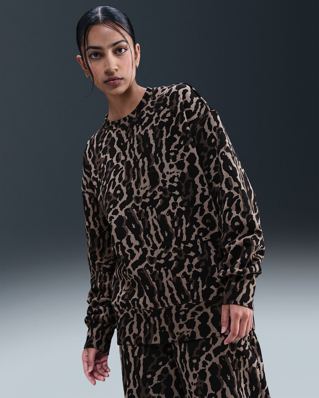 Nike Sportswear Phoenix Fleece Women's Oversized Printed Crew-Neck Sweatshirt - Black/Ironstone/Black