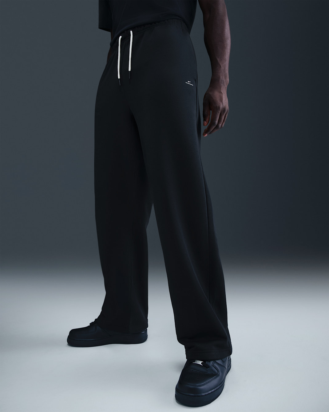Nike Standard Issue Men's Therma-FIT Brushed Open-Hem Basketball Pants