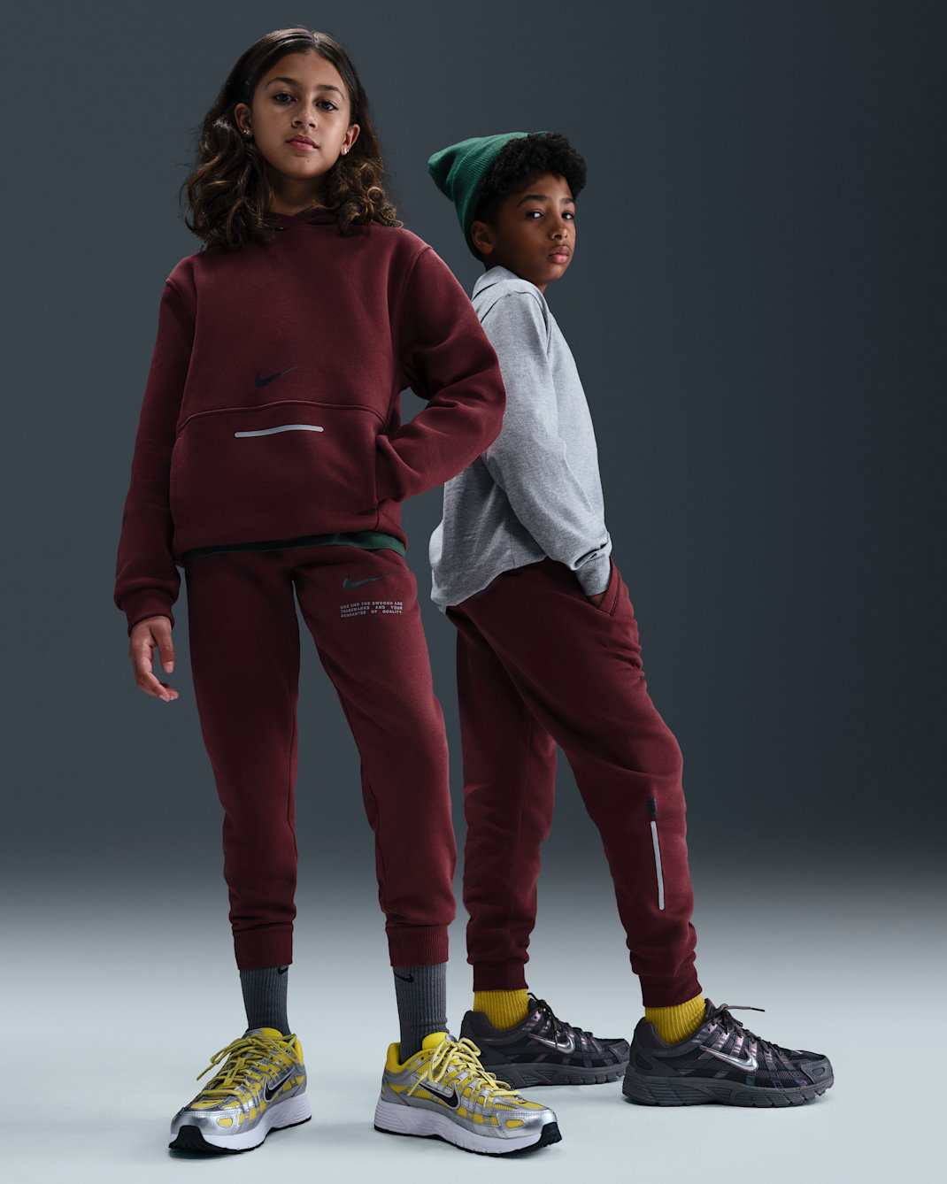 Nike Sportswear Club Fleece Older Kids' Joggers - Dark Team Red/Dark Team Red/Black