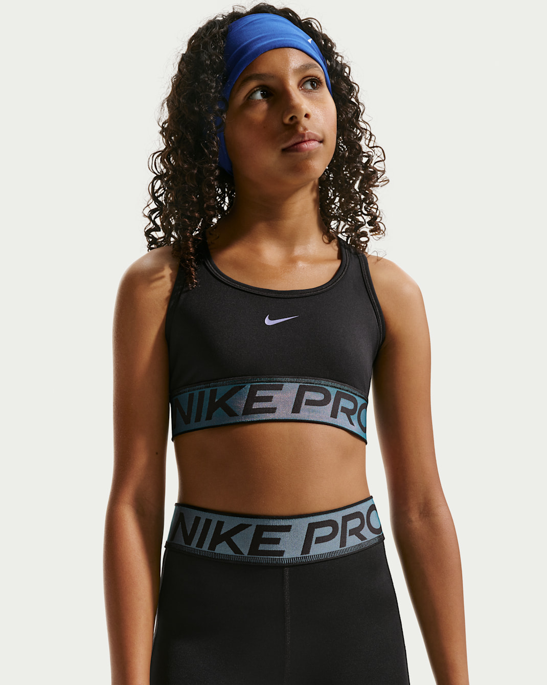 Nike Pro Swoosh Older Kids' Sports Bra with Shine Accents - Black/Black