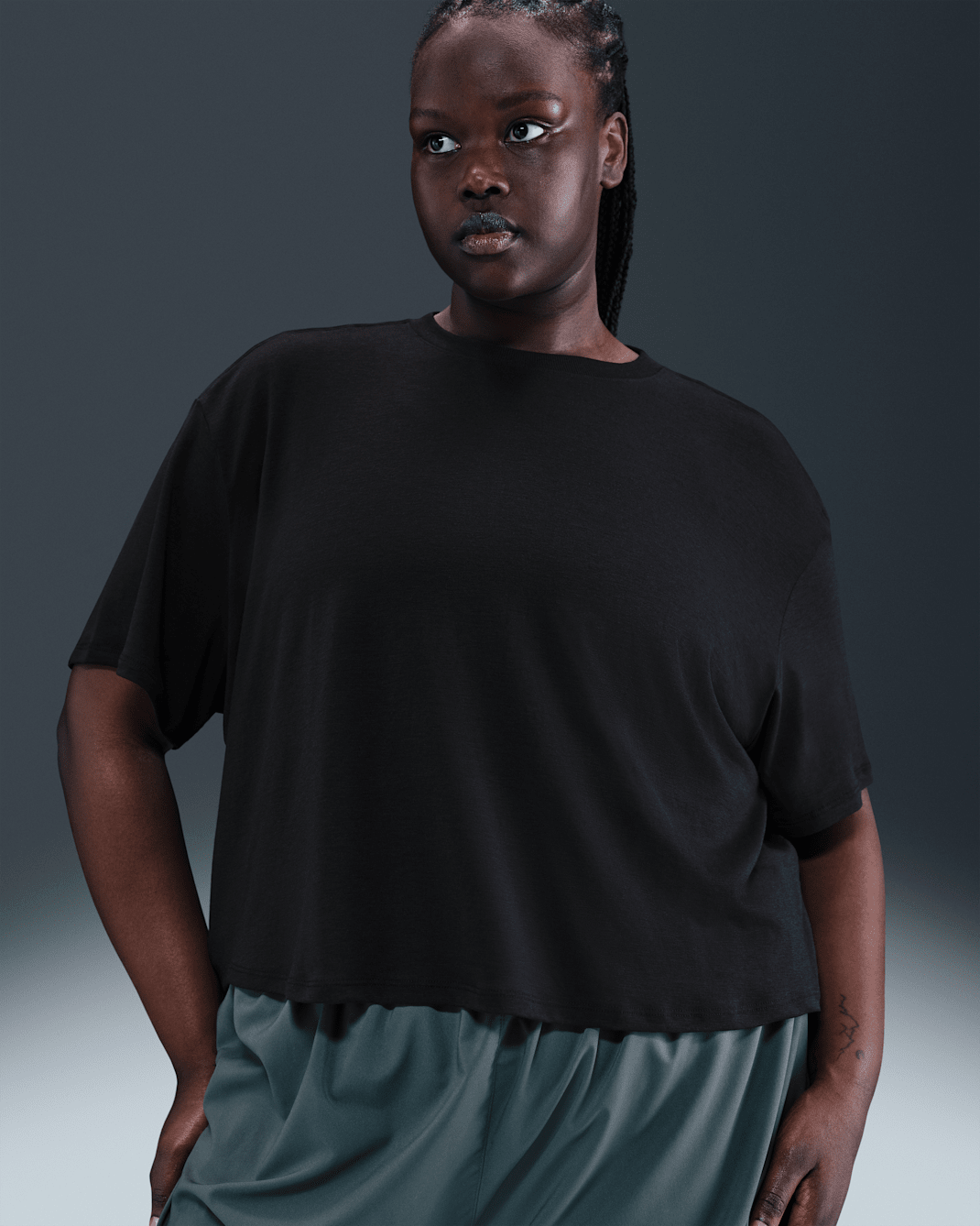 Nike One Relaxed Women's Dri-FIT Cropped Short-Sleeve Top (Plus Size) - Black/White