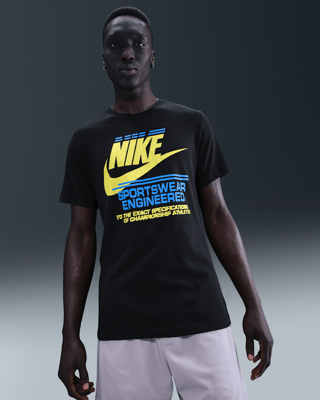 Nike Sportswear Men's T-Shirt - Black/Lightning