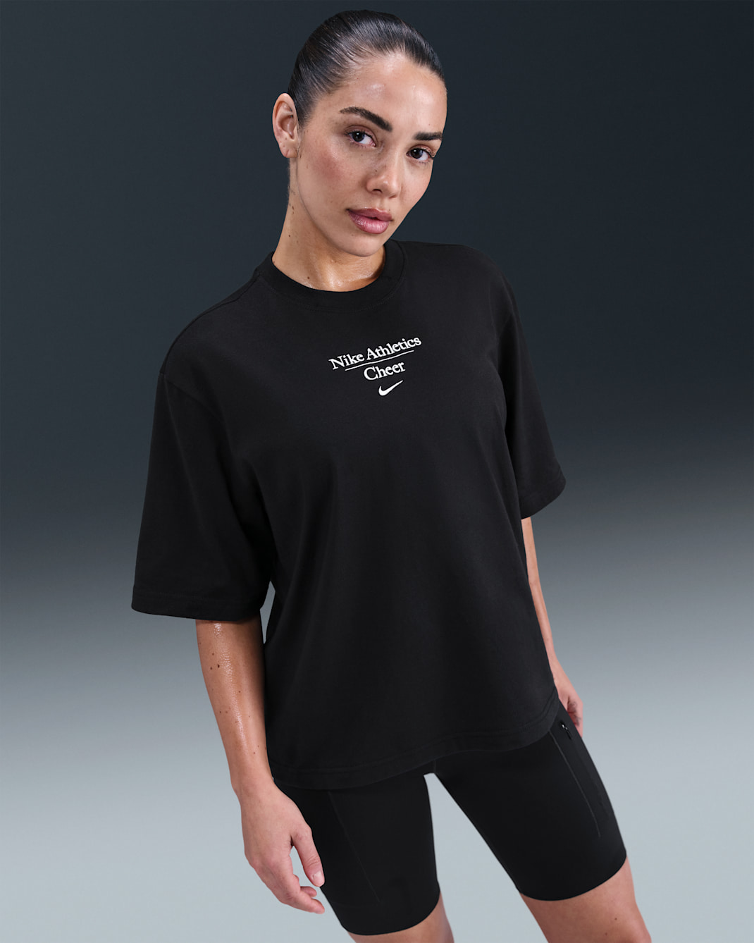 Playera de corte cuadrado para mujer Nike Cheer - Negro