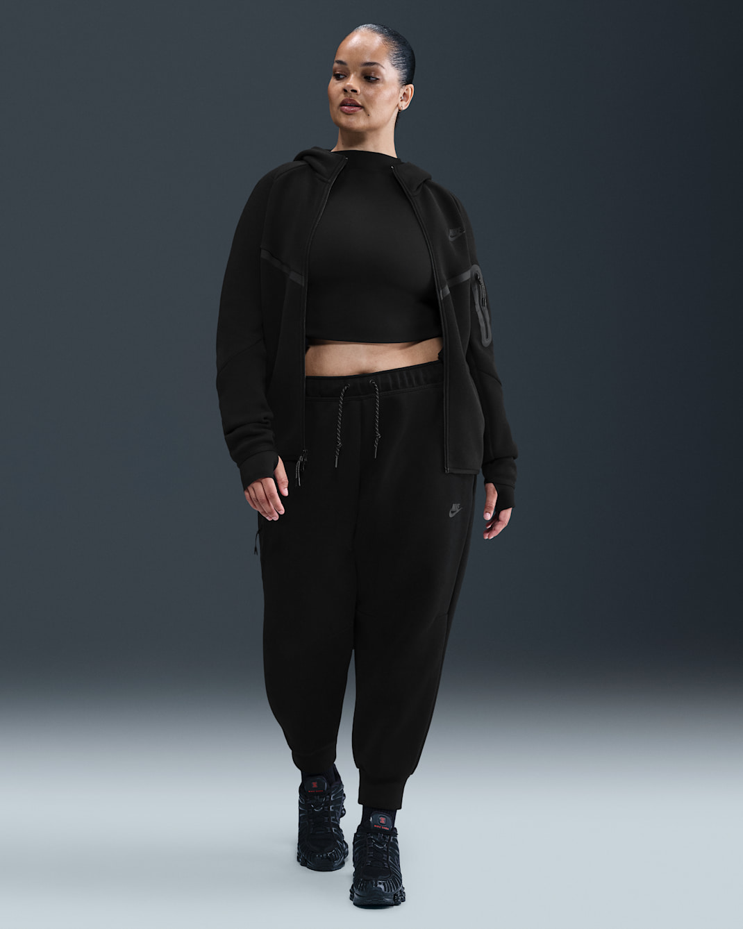 Nike Sportswear Tech Fleece Damen-Jogger mit mittelhohem Bund (große Größe) - Schwarz/Schwarz
