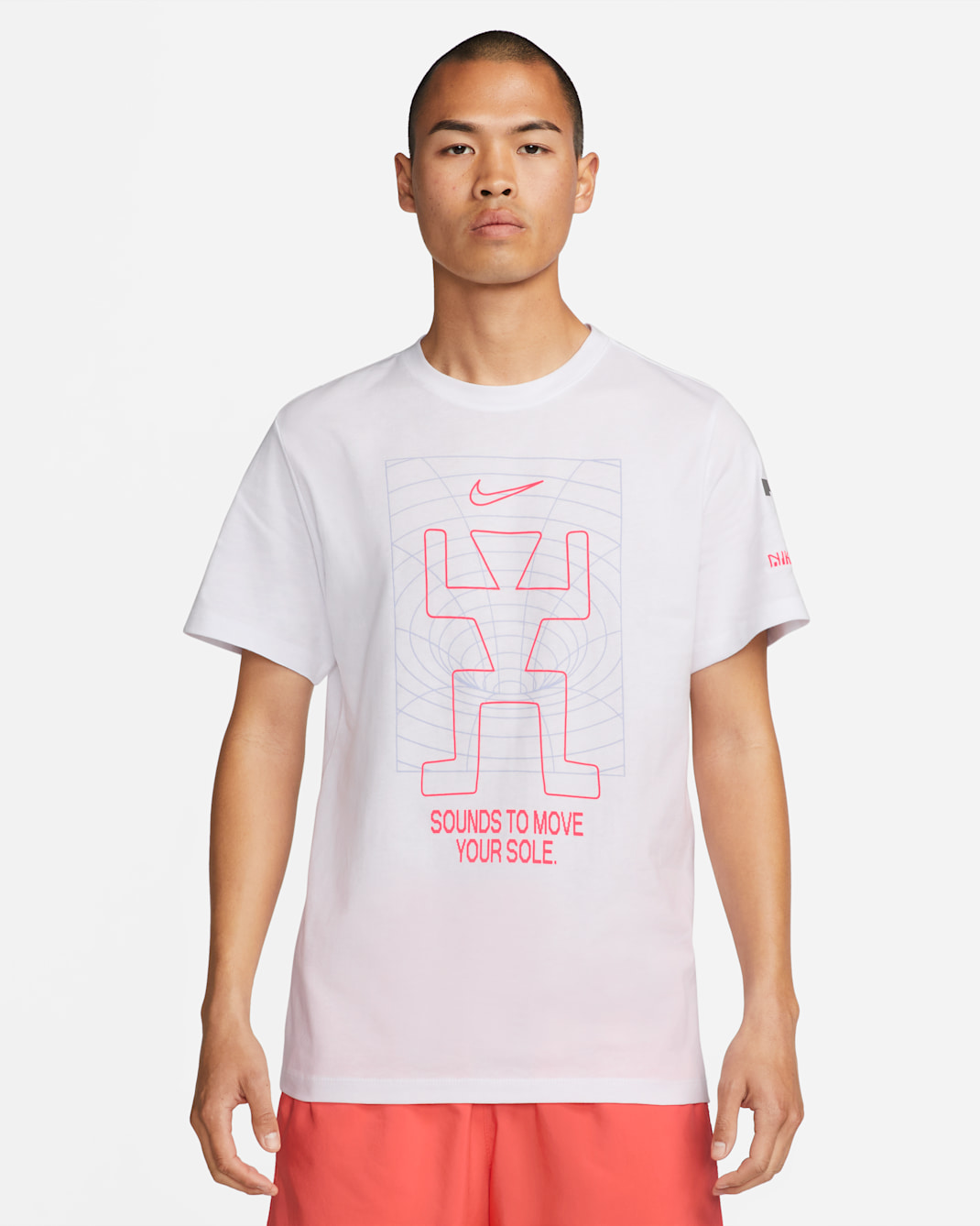 Nike Sportswear 男款 T 恤 - 白色