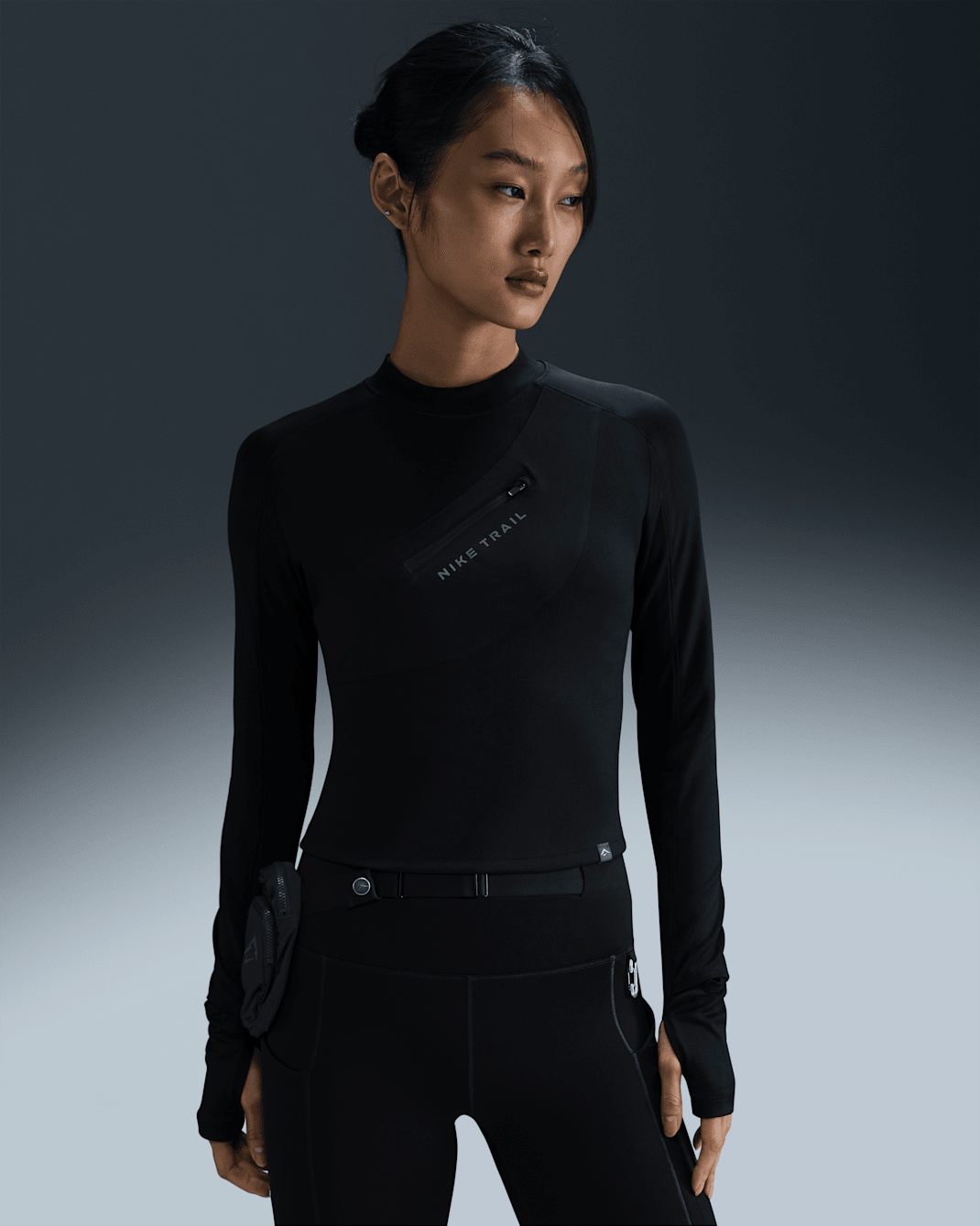 ナイキ トレイル ウィメンズ Dri-FIT ロングスリーブ ポケット ランニングトップ - ブラック/アンスラサイト