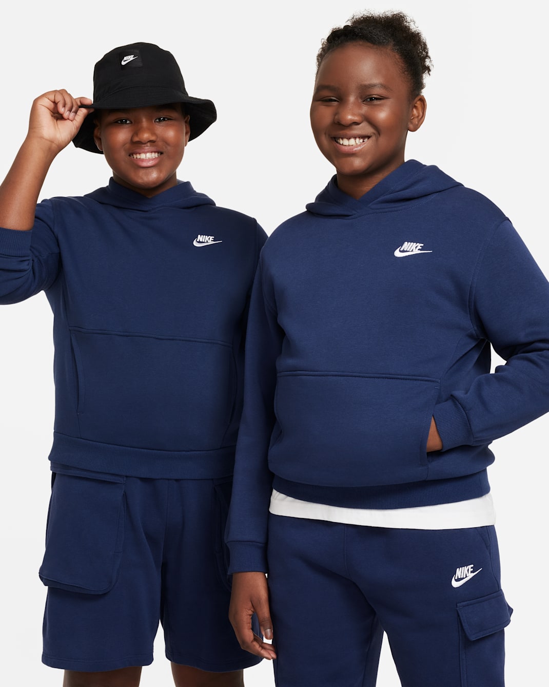 Nike Sportswear Club Fleece Older Kids' Pullover Hoodie (Extended Size) - Midnight Navy/White