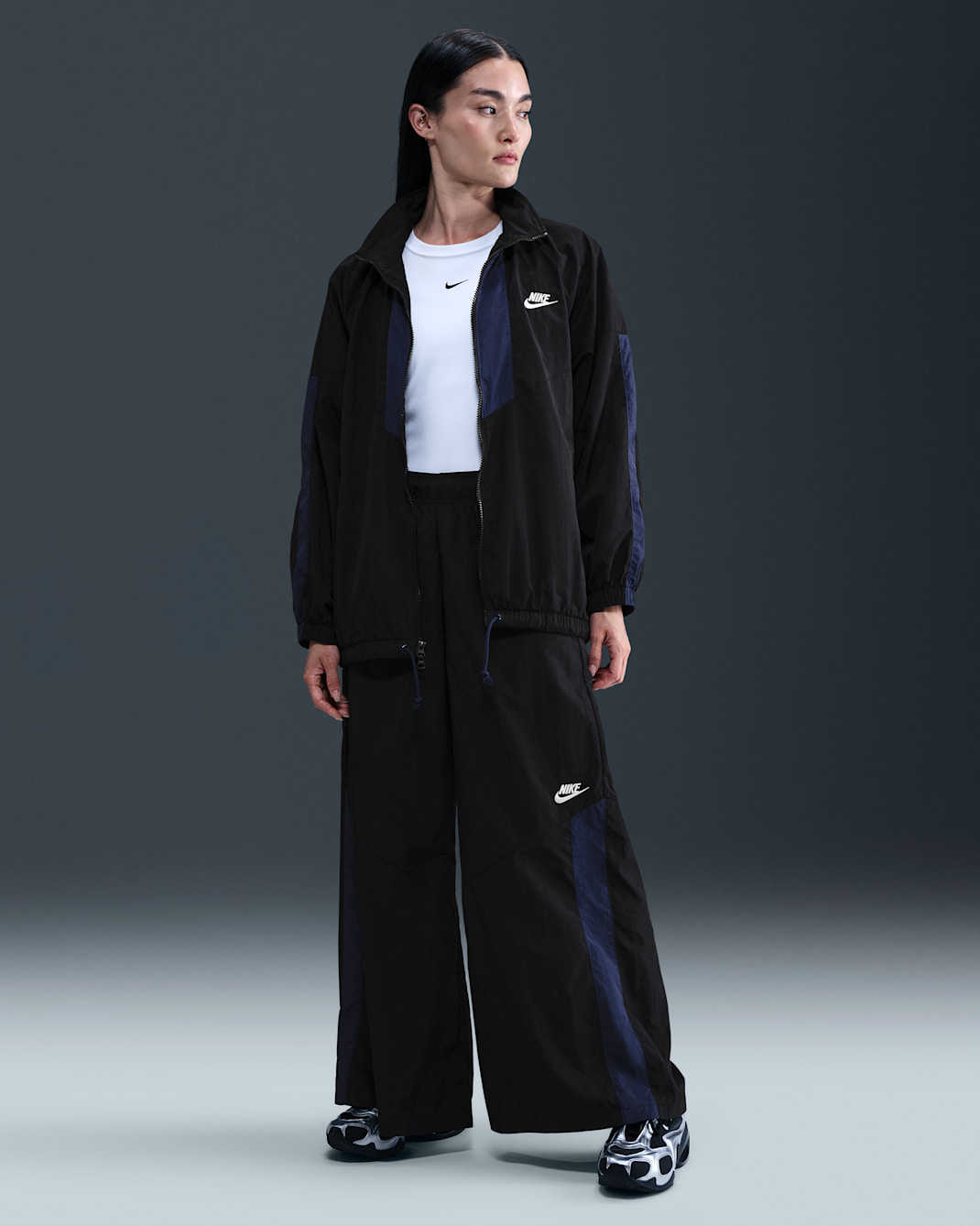 ナイキ スポーツウェア ウィメンズ ワイドレッグ ウーブン パンツ - ブラック/ミッドナイトネイビー/セイル