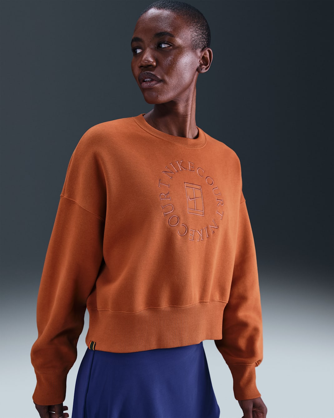 NikeCourt Heritage Phoenix Fleece Women's Over-Oversized Crew-Neck Sweatshirt - Dark Russet/Cinnamon