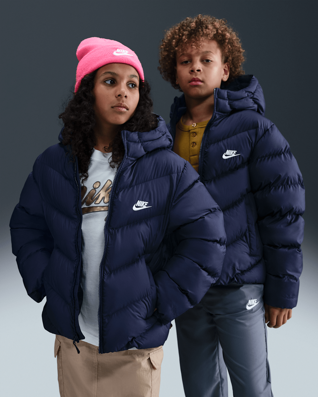 Nike Sportswear All Day Play Older Kids' Therma-FIT Loose-Fit Puffer Jacket - Midnight Navy/White