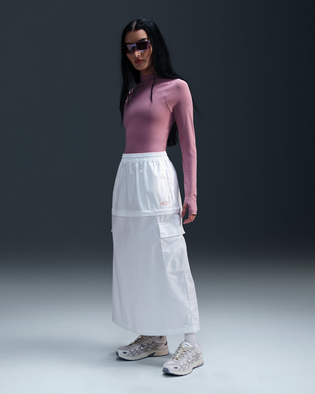 ナイキ スポーツウェア ウィメンズ ミッドライズ ウーブン カーゴ ミディ スカート - サミットホワイト/ピンクグレイズ