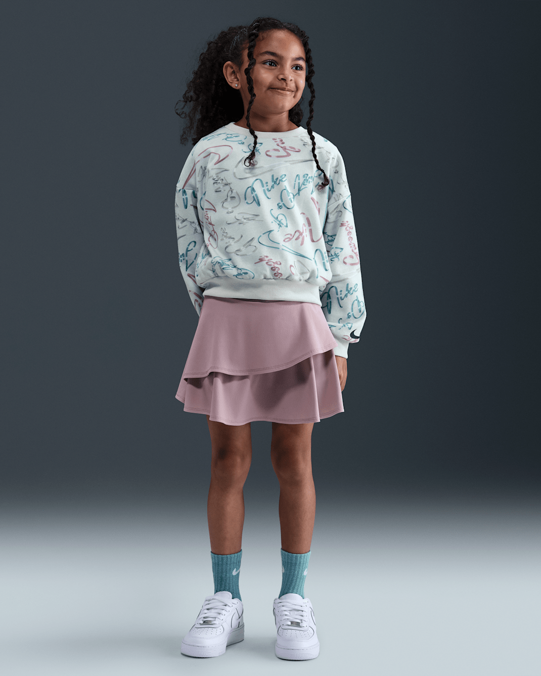 Conjunto de scooter de dos piezas Floral Futura para niños talla pequeña Nike Swoosh On Pointe - Niebla ciruela