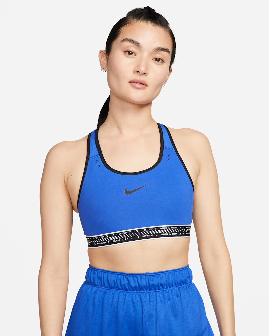 Nike Swoosh On The Run Women's Medium-Support Lightly Lined Sports Bra with Pockets - Hyper Royal/Black/White/Black