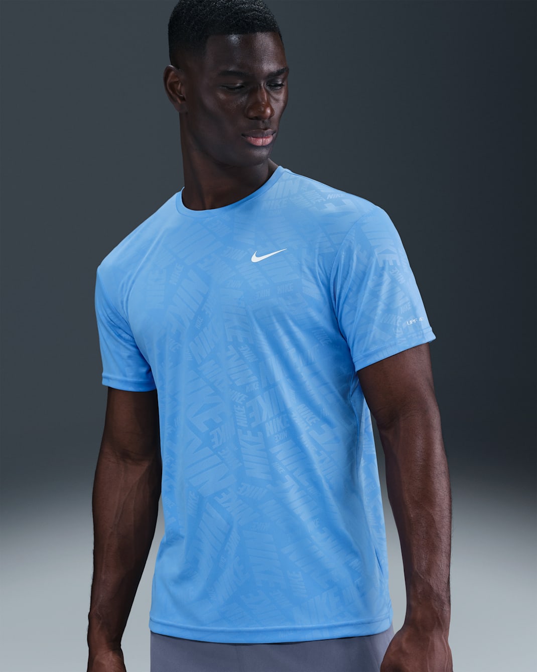 Playera de manga corta para hombre Nike Swim Hydroguard - Azul universitario/Blanco