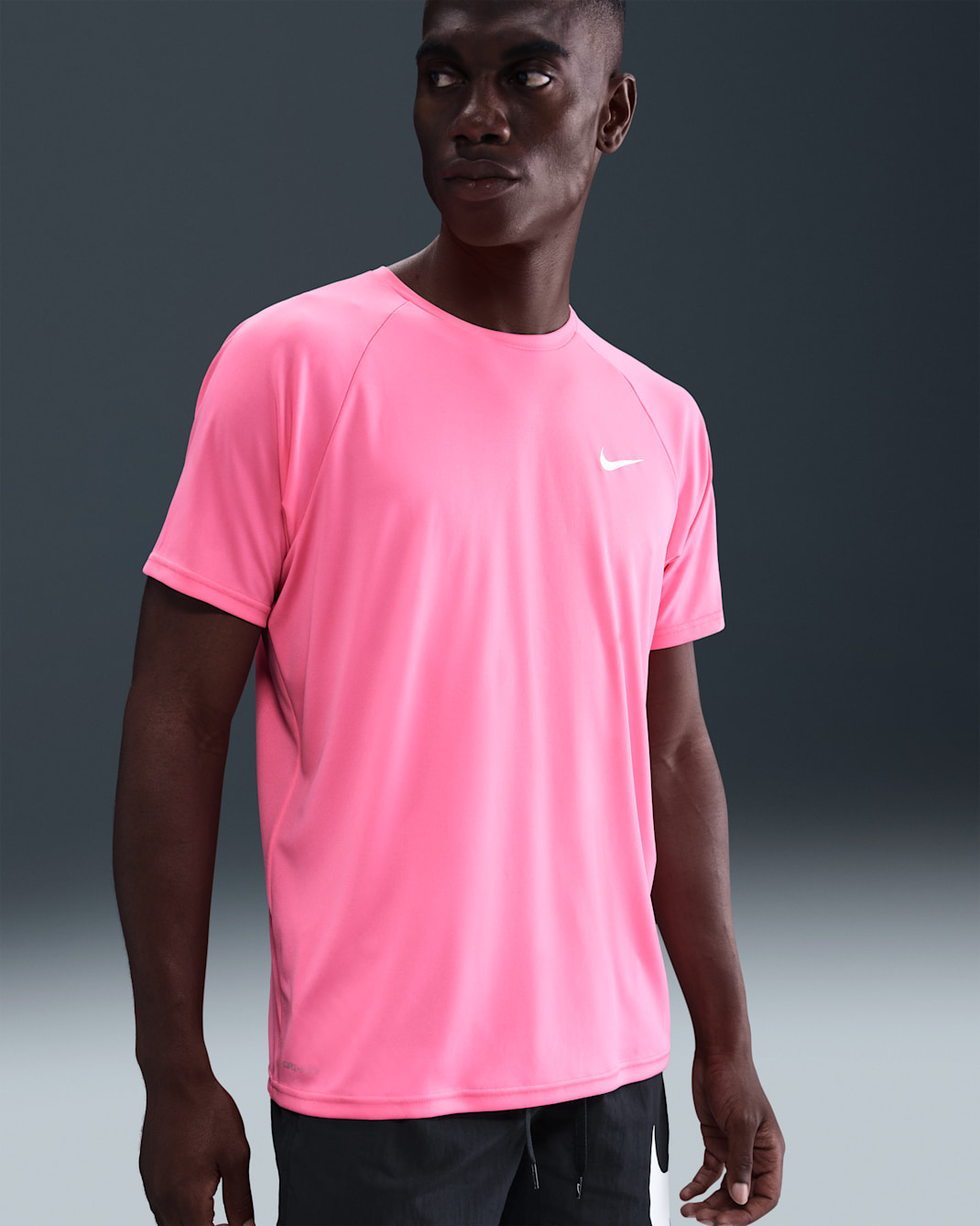 Camiseta Hydroguard de natación de manga corta para hombre Nike Essential - Rosa resplandor/Rosa resplandor/Rosa resplandor/Blanco