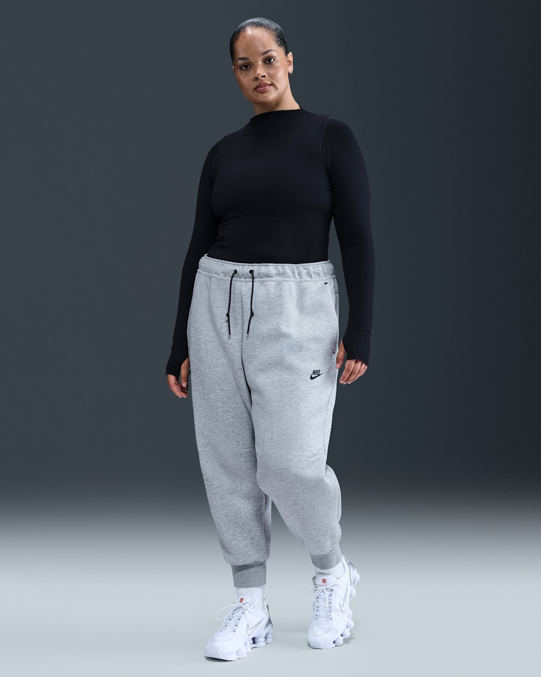 Nike Sportswear Tech Fleece Damen-Jogger mit mittelhohem Bund (große Größe) - Dark Grey Heather/Schwarz
