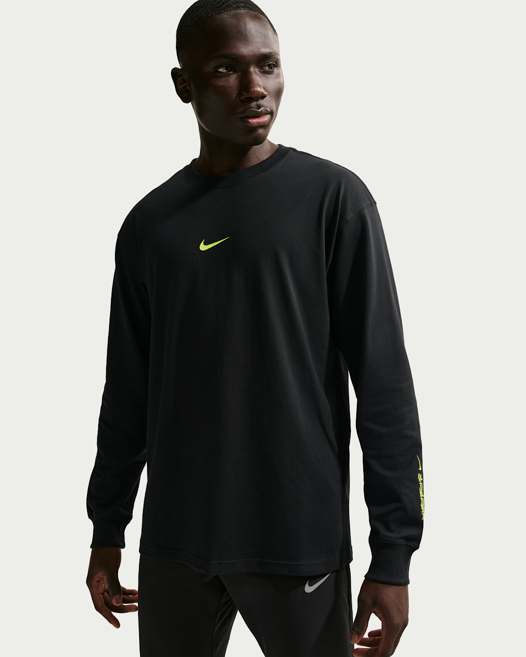Nike Men's Long-Sleeve Running T-Shirt - Black