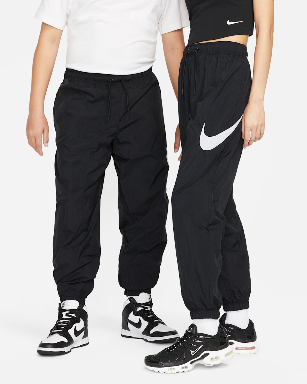 Pants de tiro medio para mujer Nike Sportswear Essential - Negro/Blanco