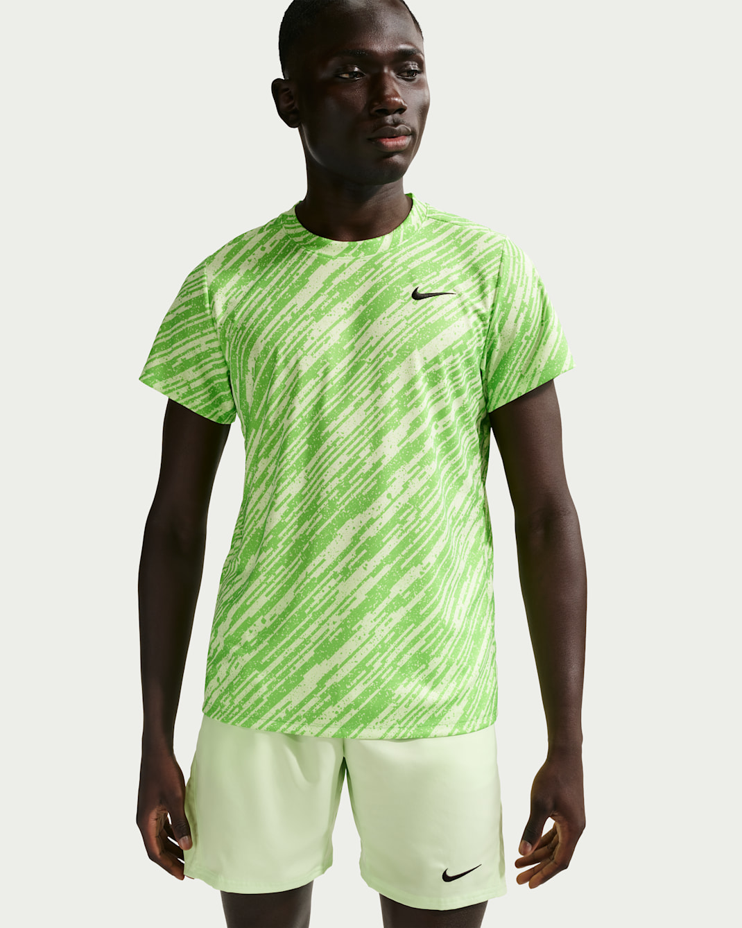 Maglia da tennis Dri-FIT NikeCourt Victory – Uomo - Mean Green/Nero