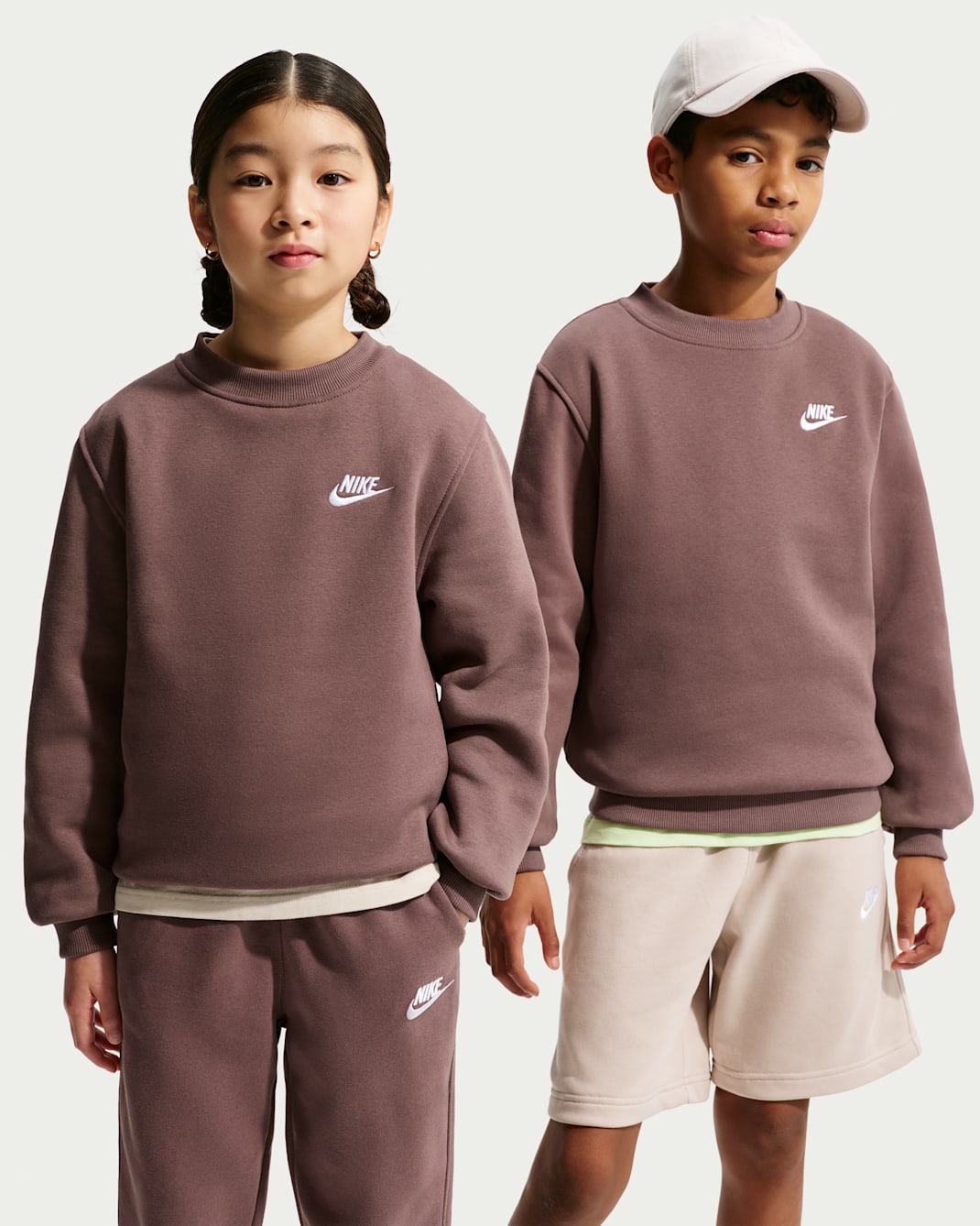 나이키 스포츠웨어 클럽 플리스 주니어 스웻셔츠 - 타투/화이트