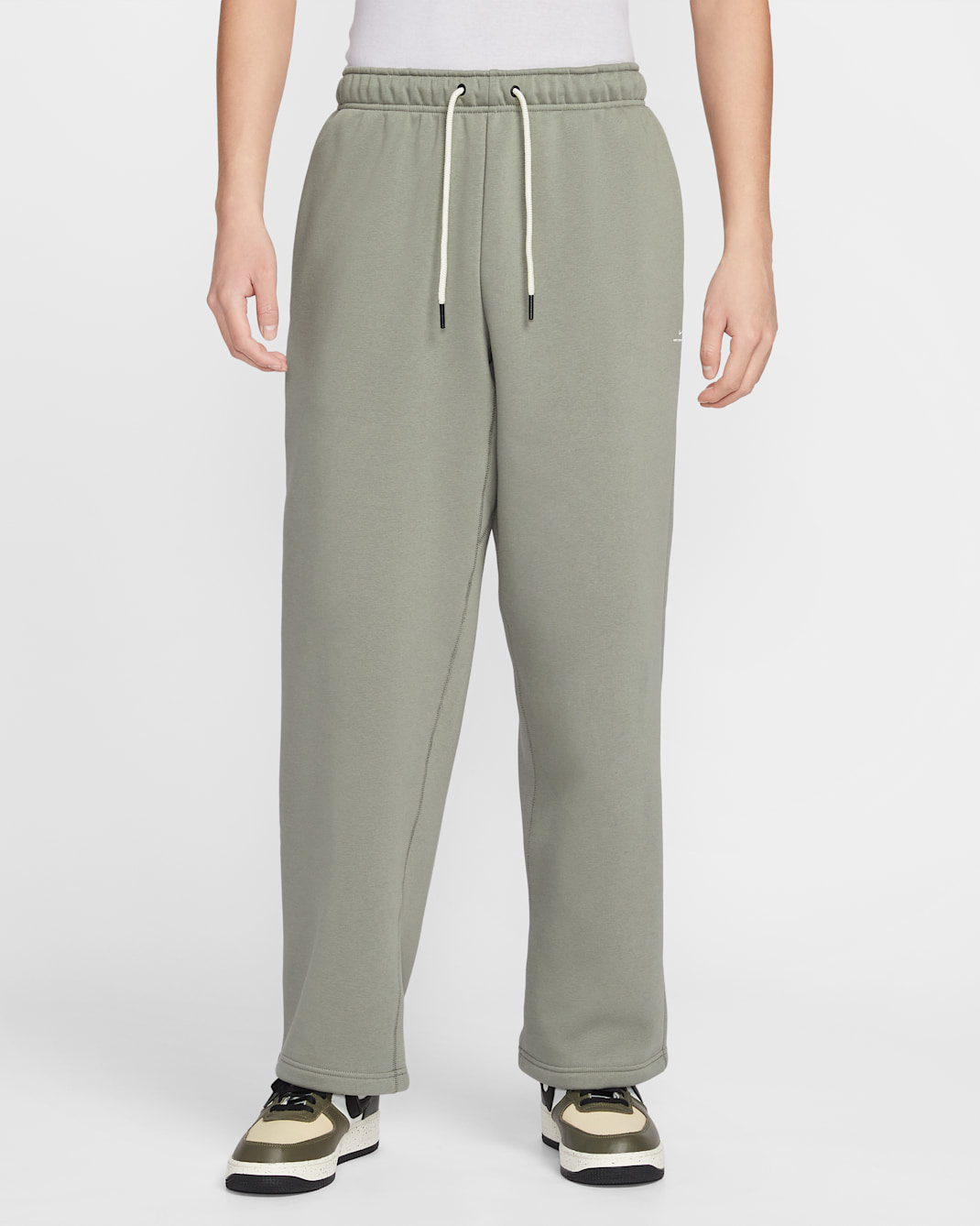 나이키 스탠다드 이슈 남성 써마 핏 브러시드 오픈 헴 농구 팬츠 - 다크 스투코/페일 아이보리