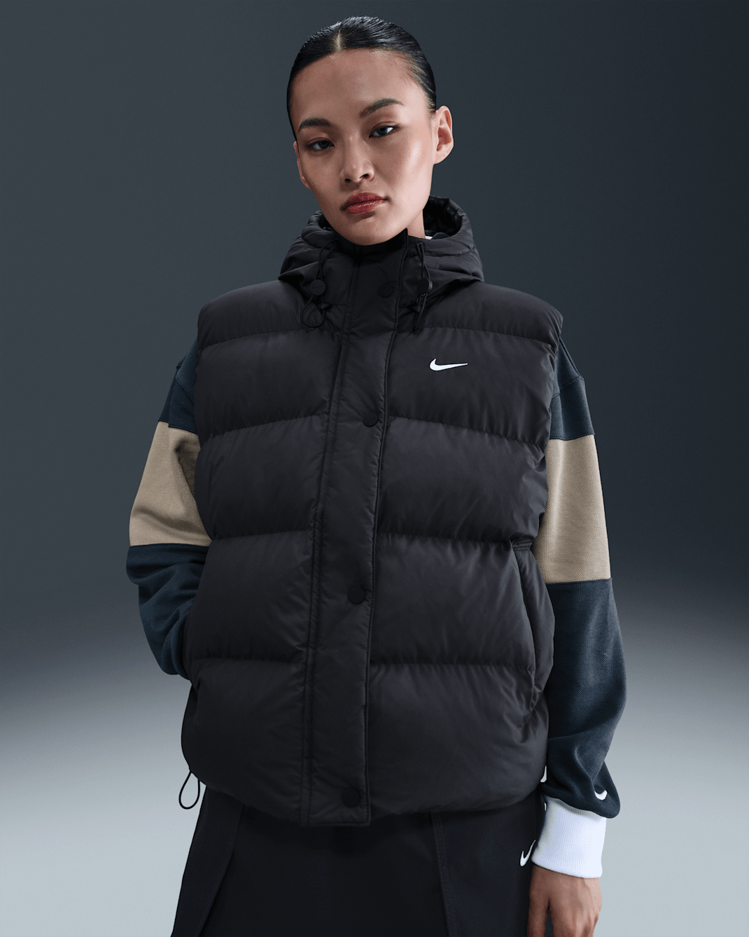 Chaleco Therma-FIT para mujer Nike Sportswear - Negro/Blanco