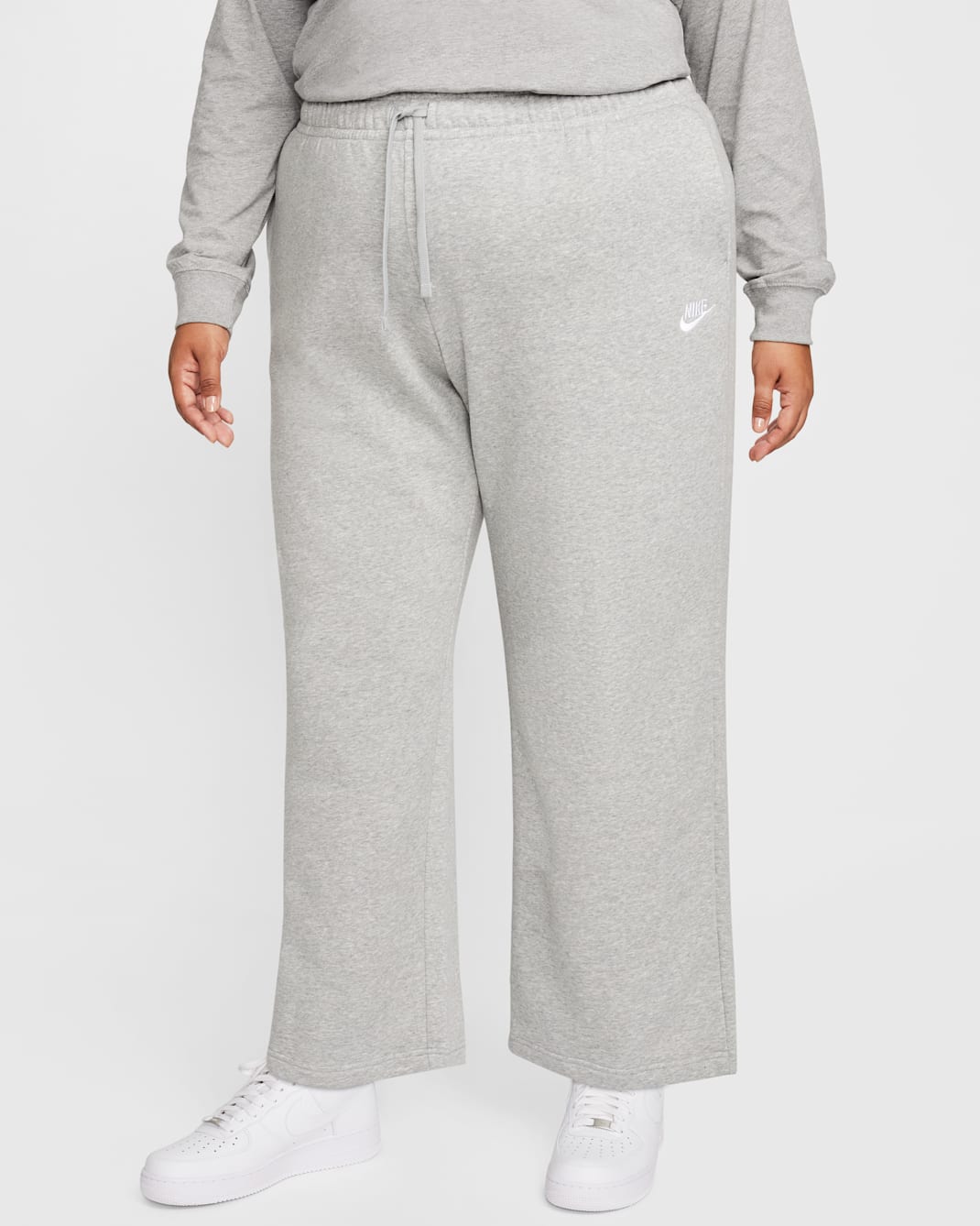 Nike Sportswear Club Fleece Women's Mid-Rise Wide-Leg Sweatpants (Plus Size) - Dark Grey Heather/White