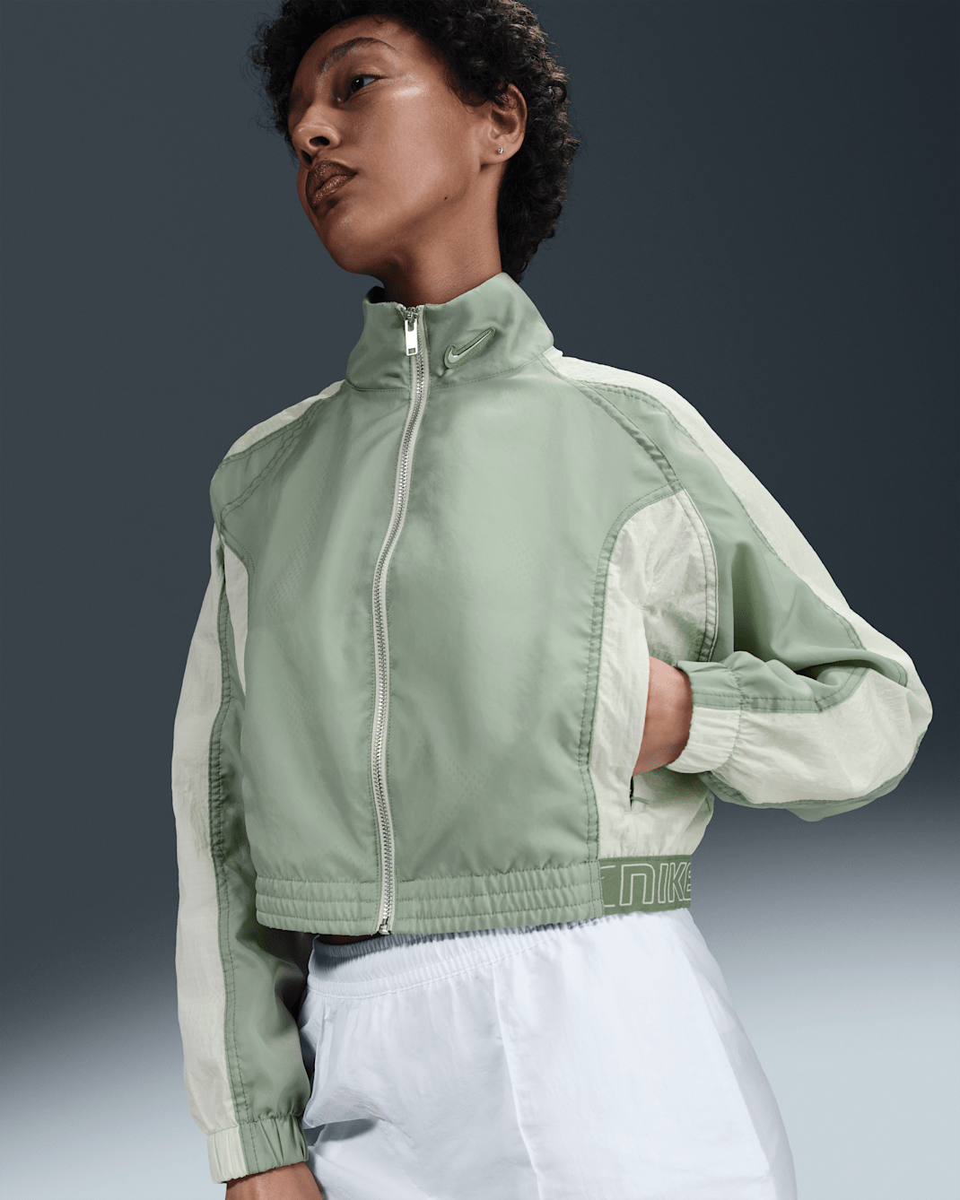 Nike Sportswear Women's Woven Jacket - Jade Horizon/Phantom