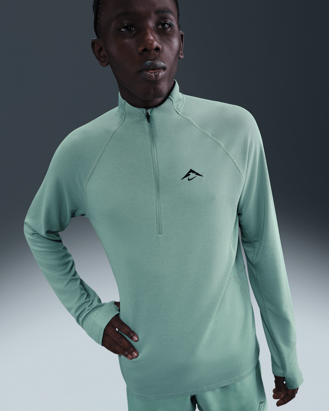 Playera de capa intermedia Dri-FIT de medio cierre para hombre Nike Trail - Cañón/Cañón/Negro