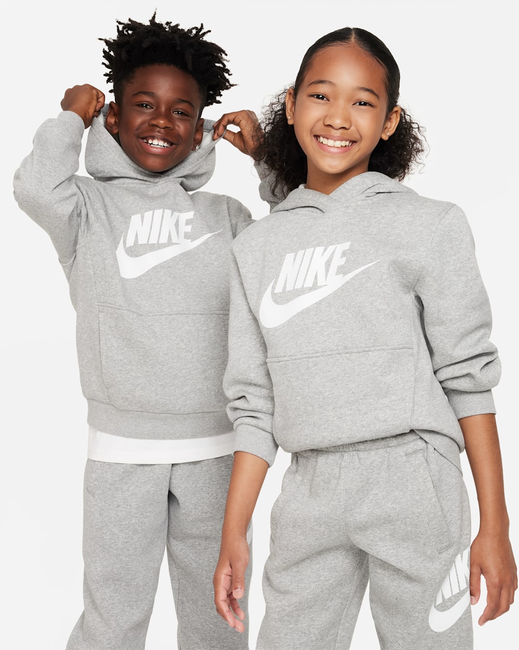 Nike Sportswear Club Fleece Big Kids' Hoodie - Dark Grey Heather/White