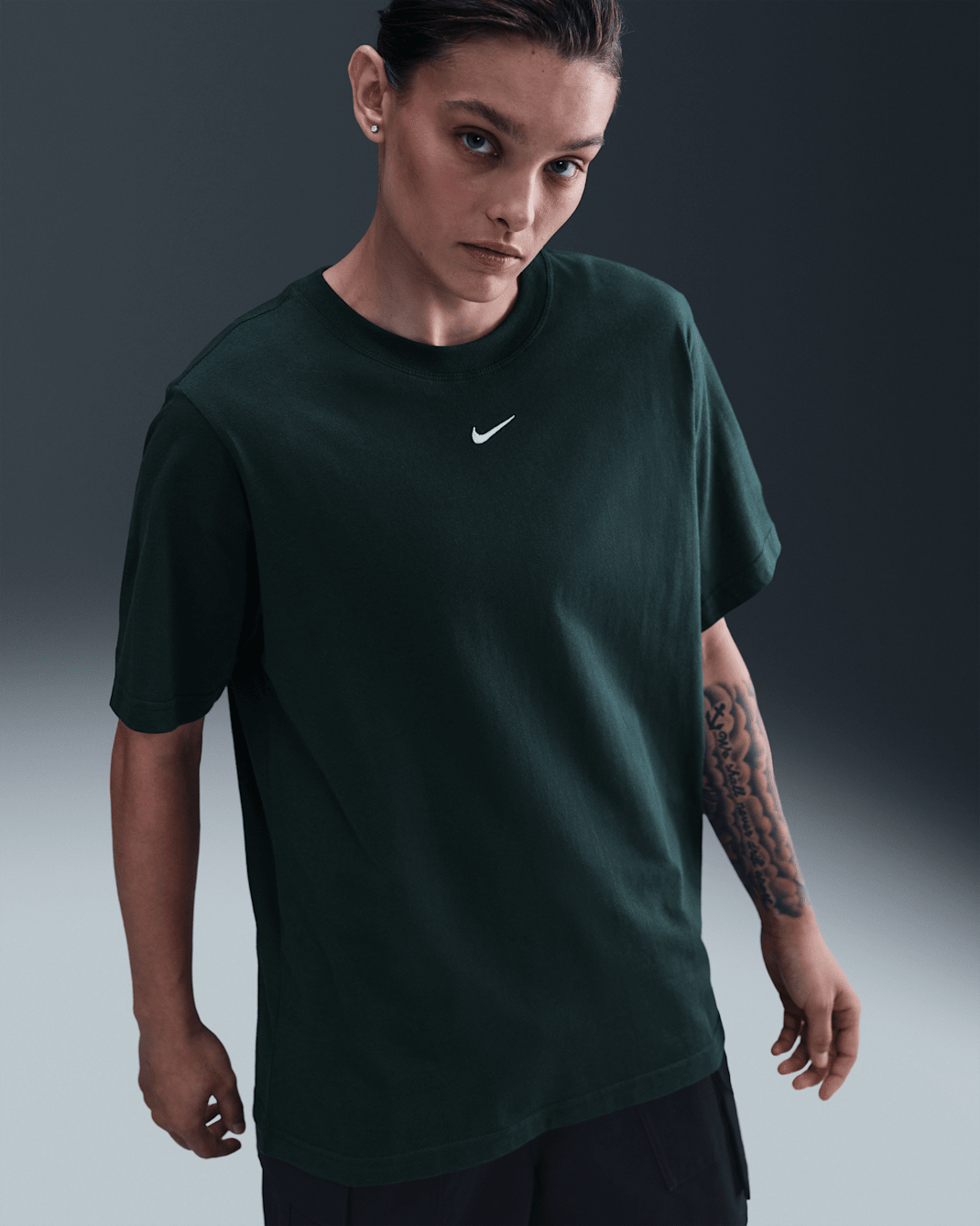 Nike Sportswear Essential Women's T-Shirt - Seaweed