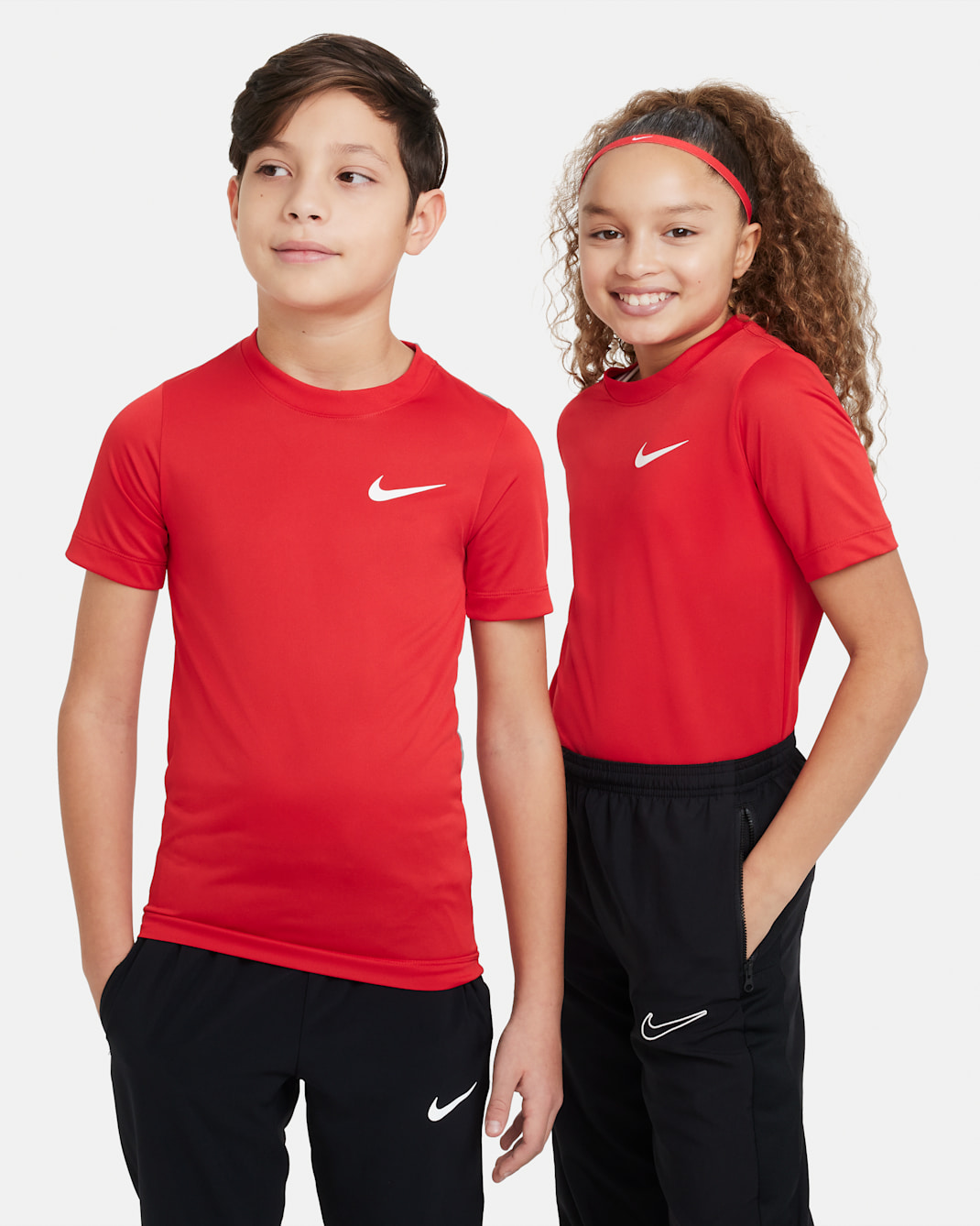 Nike Dri-FIT Legend Older Kids' Training T-Shirt - University Red