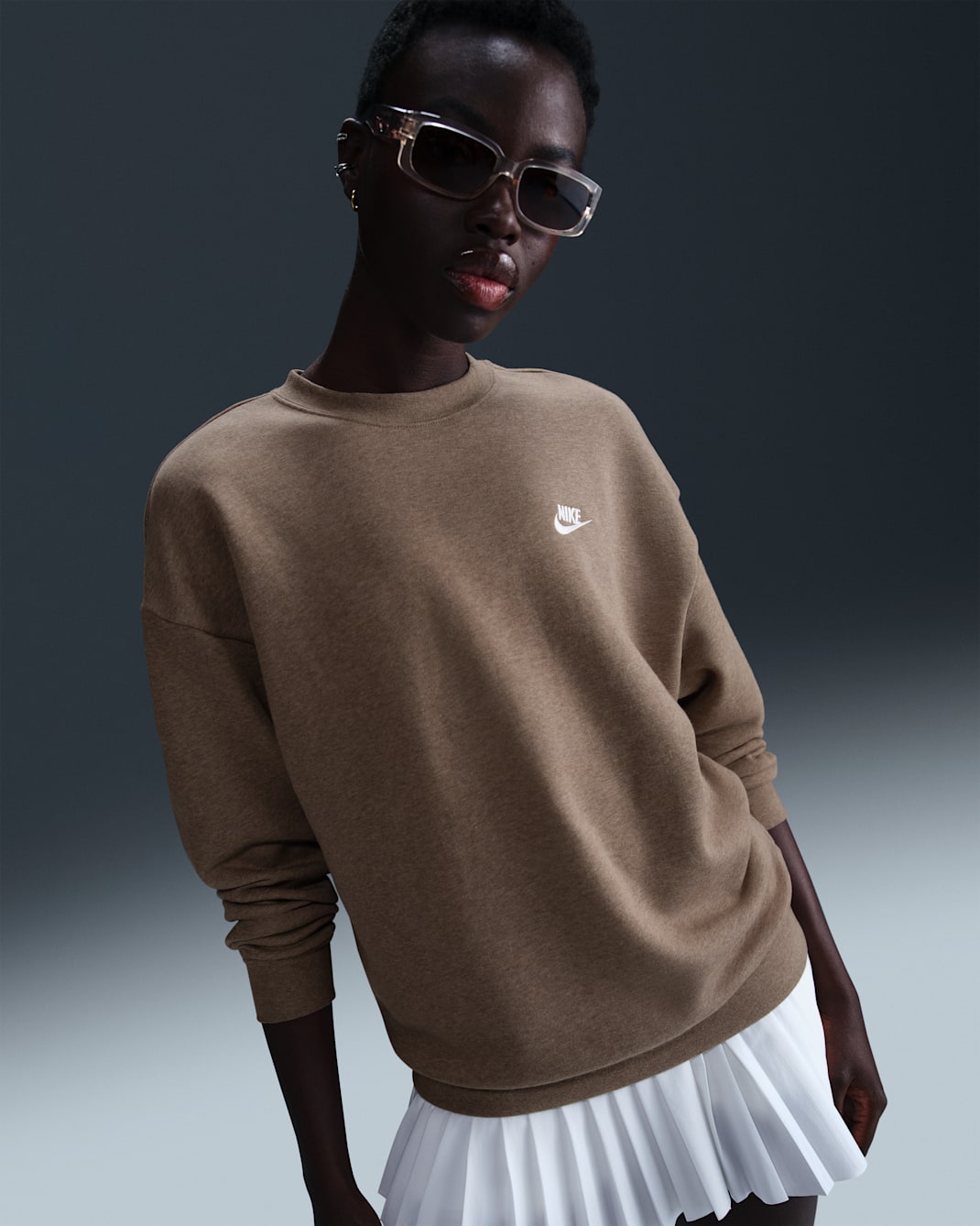 Nike Sportswear Club Fleece Women's Loose Crew-Neck Sweatshirt - Mink Brown/Heather/White