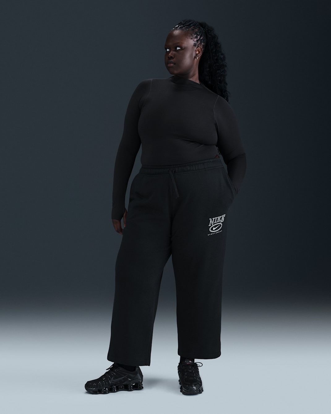Nike Sportswear Club Fleece Women's Mid-Rise Wide-Leg Graphic Pants (Plus Size) - Black/Wolf Grey