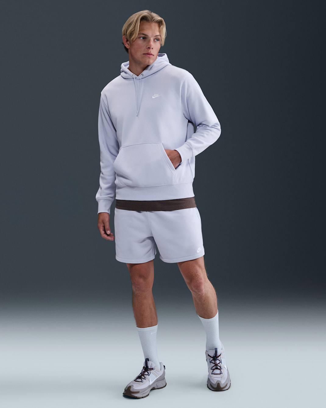 Ανδρικό σορτς από French Terry ύφασμα με άνετη εφαρμογή Nike Club - Ghost/Ghost/Λευκό