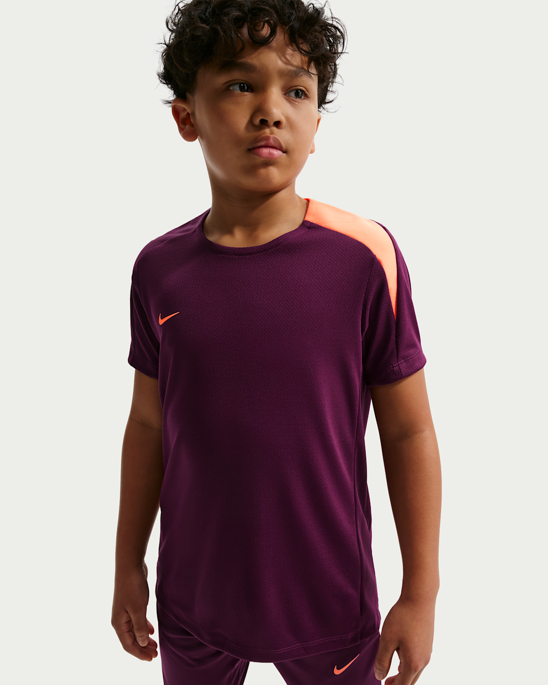 Koszulka piłkarska z krótkim rękawem dla dużych dzieci Nike Dri-FIT Strike - Bordeaux/Bordeaux/Orange Pulse/Orange Pulse
