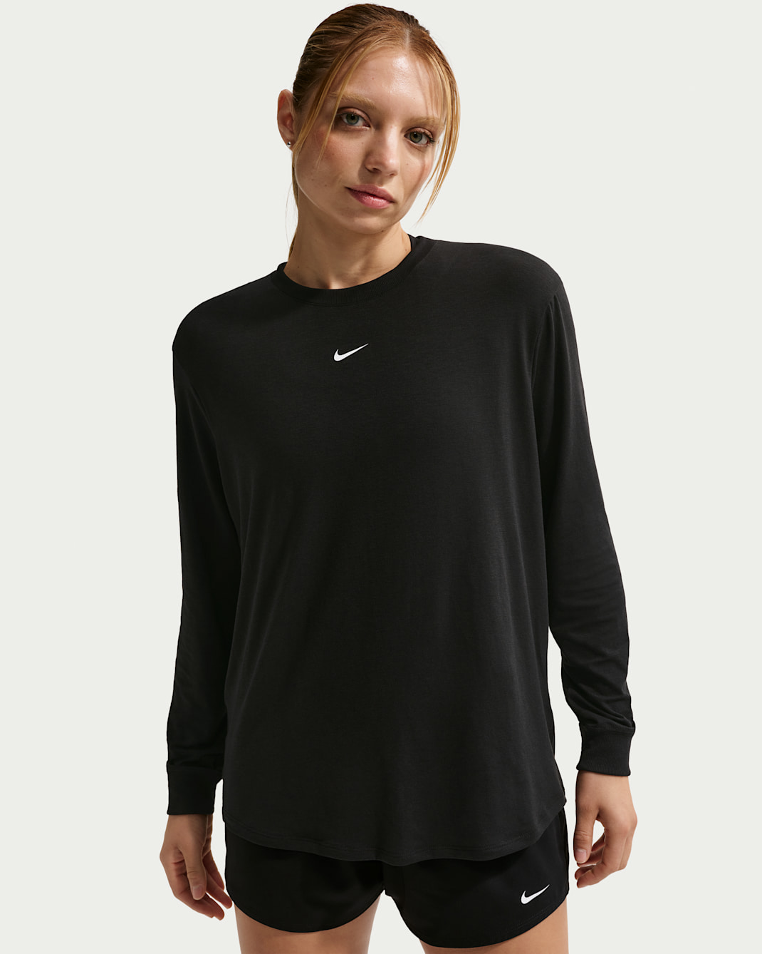 Nike One Relaxed Women's Dri-FIT Long-Sleeve Top - Black/White