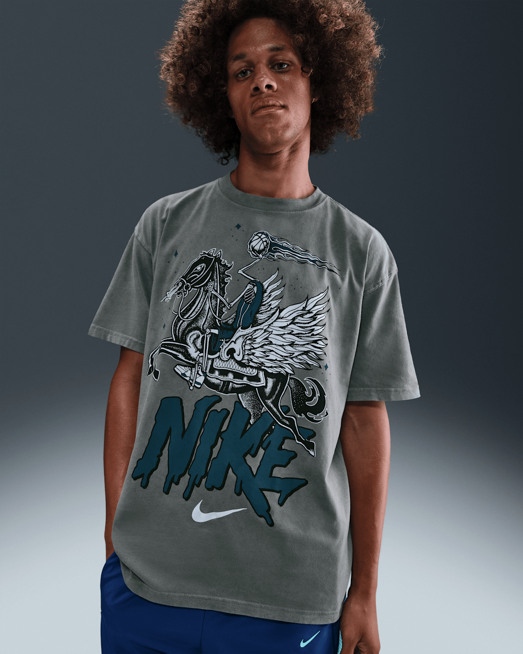 Playera de básquetbol Max90 para hombre Nike - Peltre liso/Azul fuerza