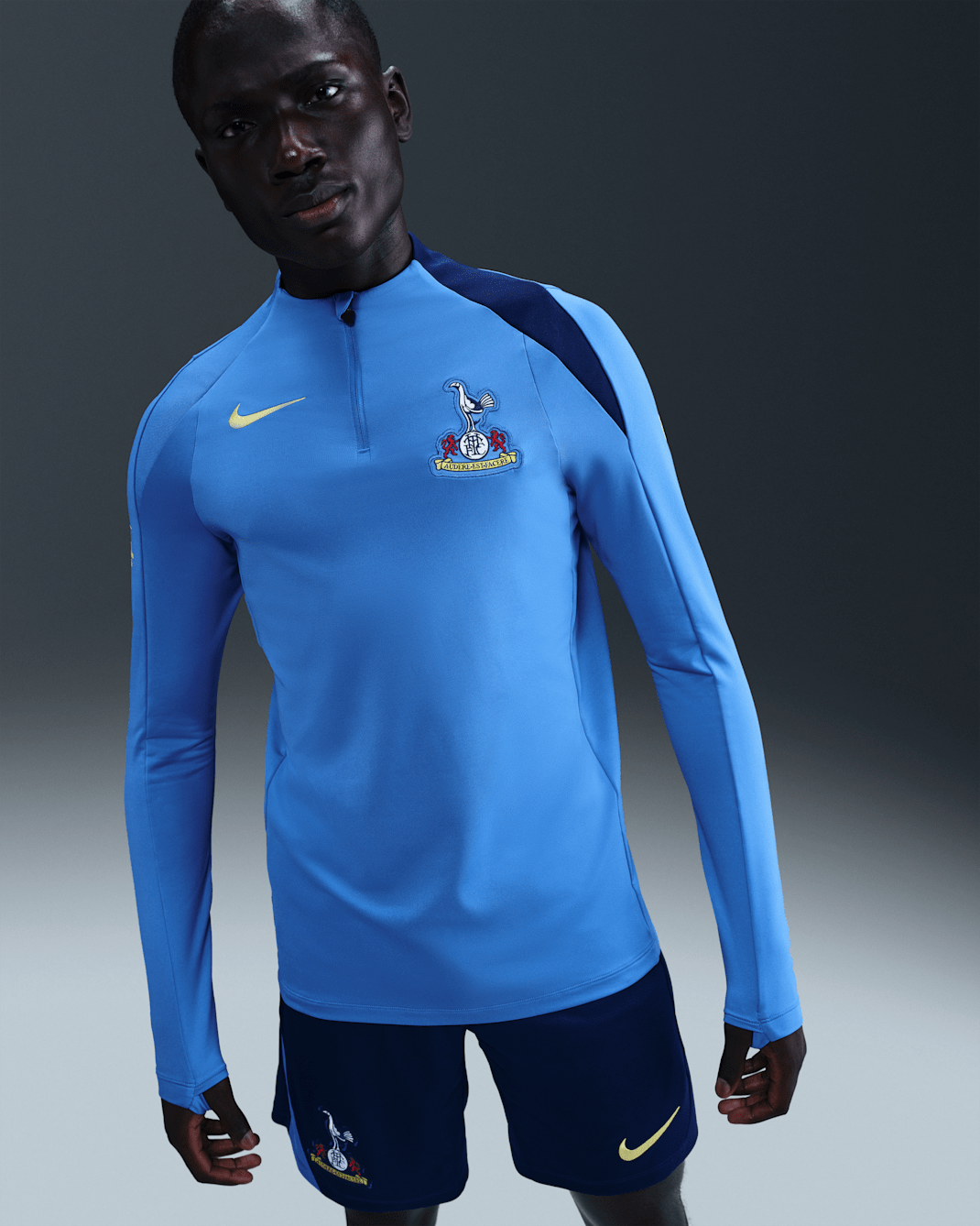 Tottenham Hotspur Strike Üçüncü Nike Dri-FIT Total 90 Örgü Erkek Futbol Antrenman Üstü - Pacific Blue/Blue Void/Dynamic Yellow