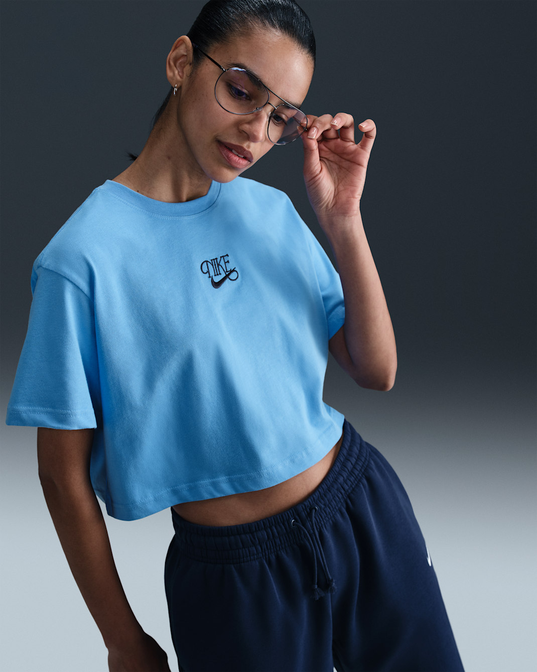 Playera de manga corta cropped para mujer Nike Sportswear - Azul universitario