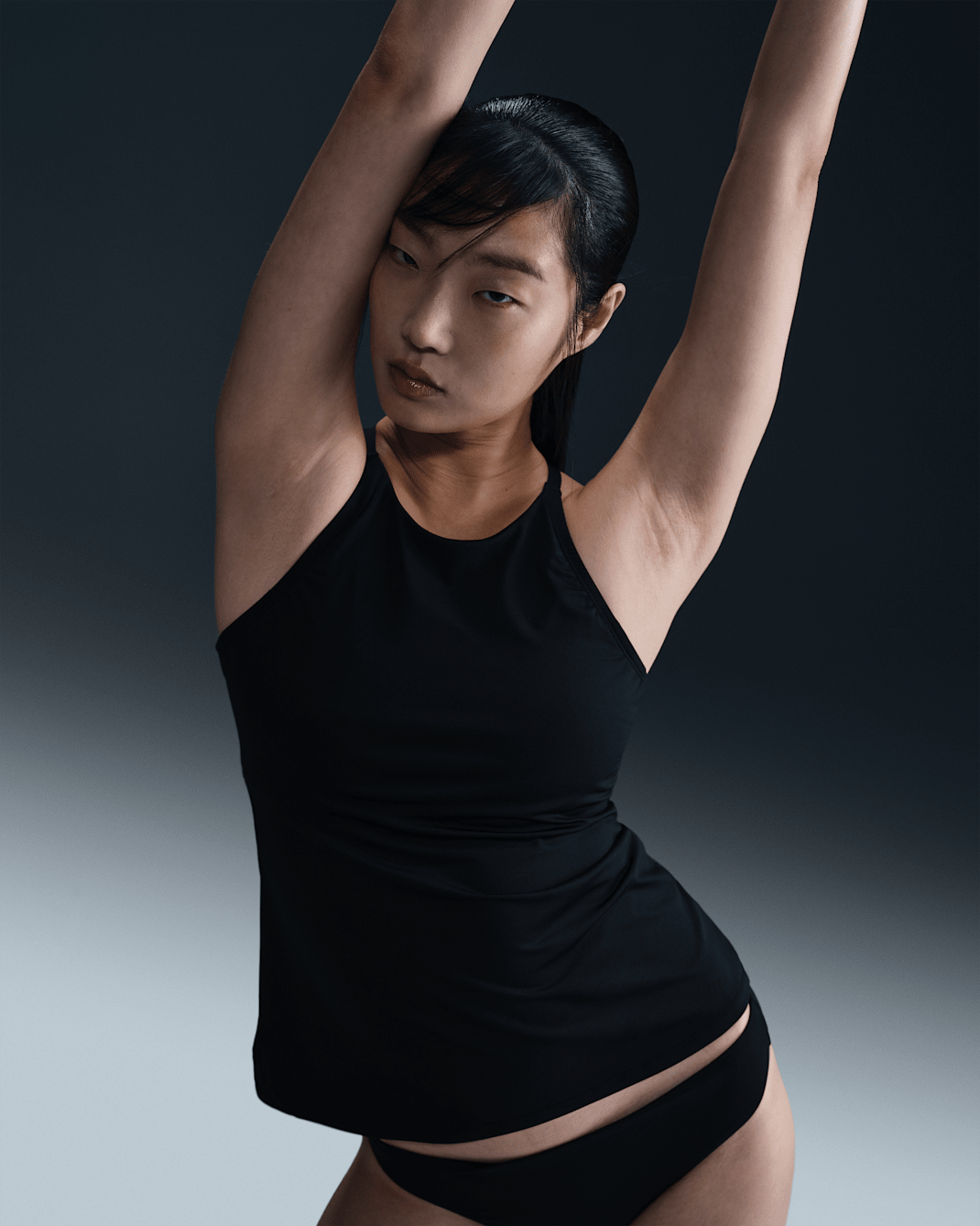 Nike Swim Essential Women's Lace-Up High-Neck Tankini - Black