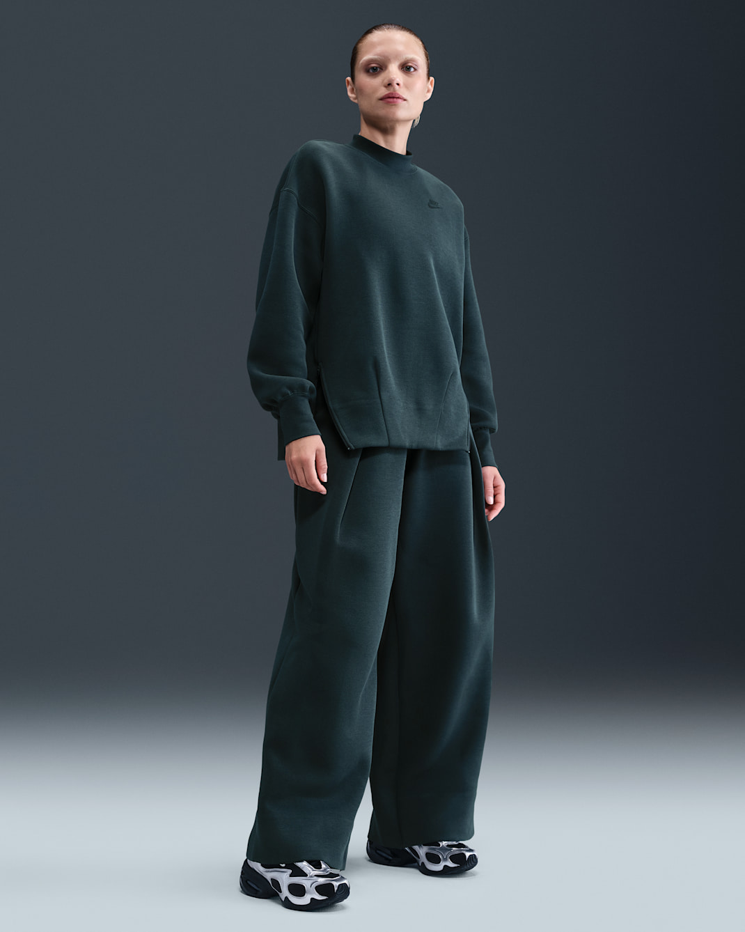 Nike Sportswear Tech Fleece Pants de tiro alto plisados para mujer - Alga/Negro