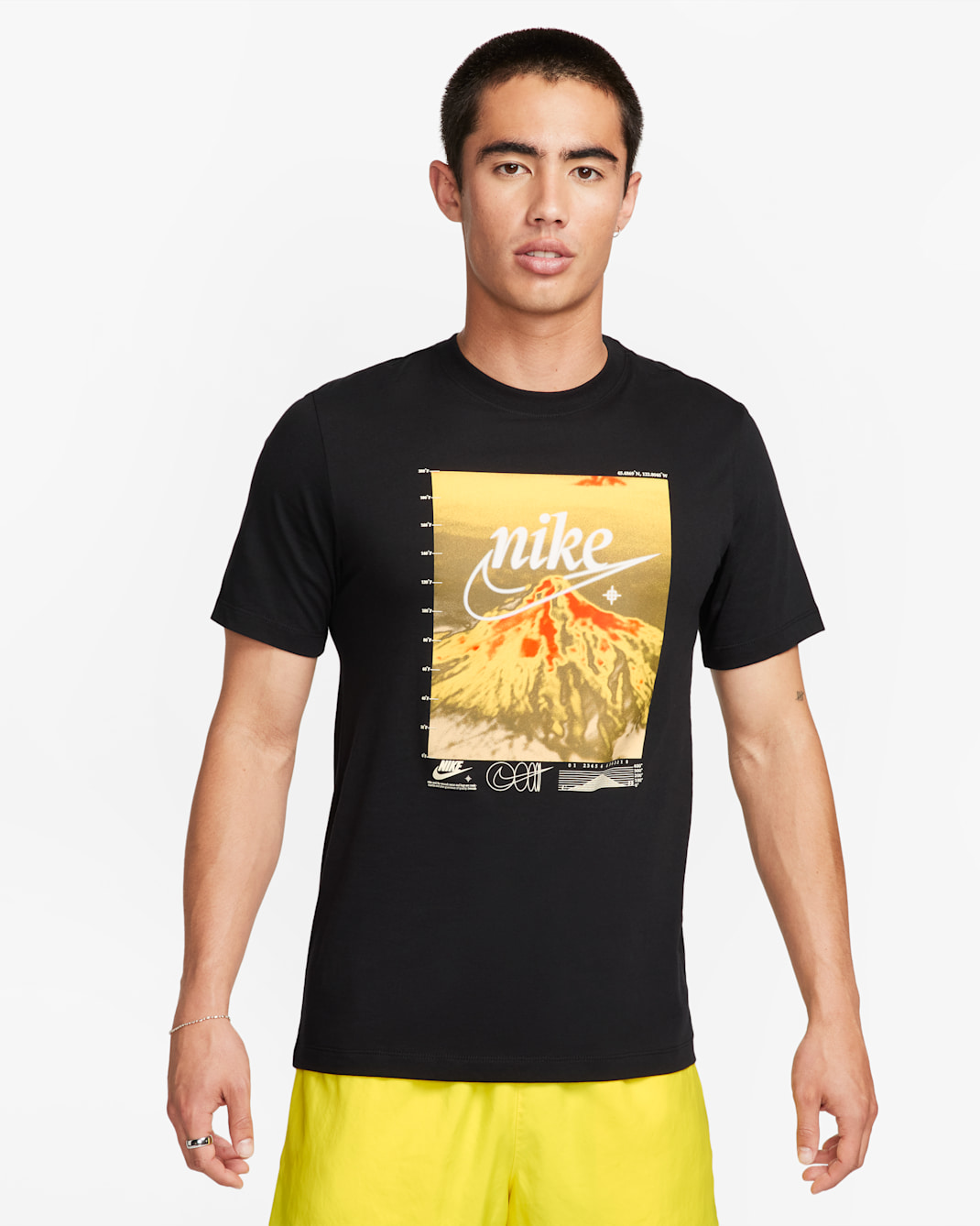 Nike Sportswear Men's T-Shirt - Black