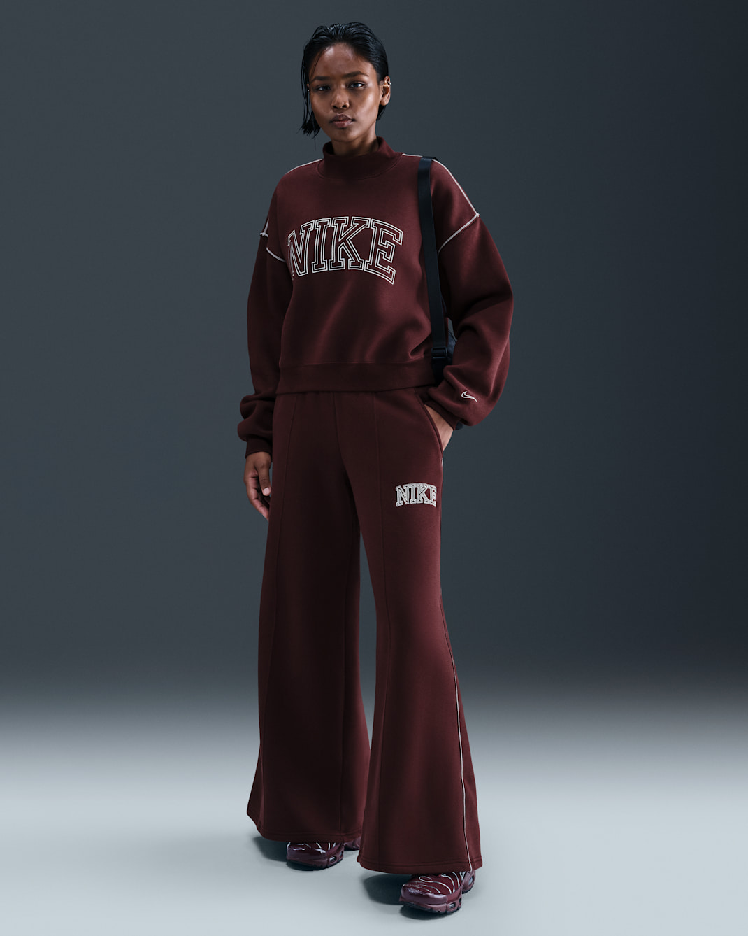 Pantalon de survêtement ample Nike Sportswear Phoenix Fleece pour Femme - Burgundy Crush