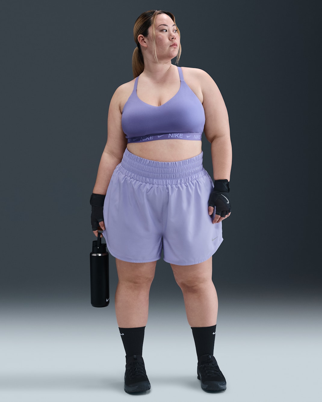 Shorts de tiro ultraalto de 8 cm con forro de ropa interior para mujer (talla grande) Nike Dri-FIT One - Hielo lila